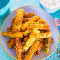 Zucchini chippies, perfect way to make veggies more fun! Yummy and crunchy, with just the right amount of squish! #kidsfood #veggies #zucchini #familyfoods #chips #fries