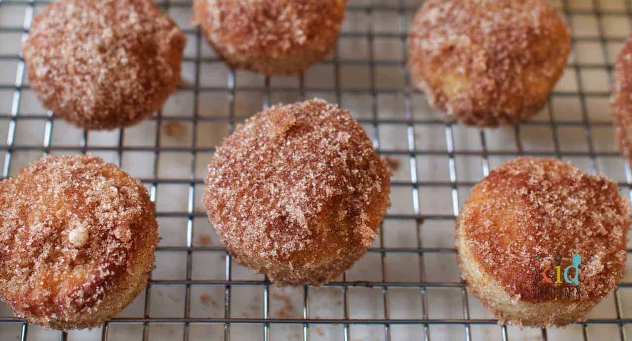 Baked mini cinnamon donut holes from Kidgredients