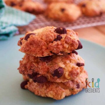crunchiest ever choc chip oat cookies
