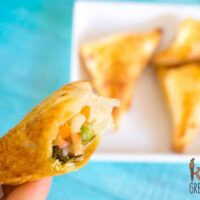 Veggie and rice pasties, delicious for a warm lunch, freezer friendly and kid friendly. Easy recipe and so yummy!