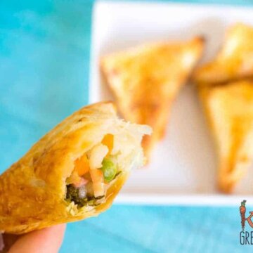 Veggie and rice pasties, delicious for a warm lunch, freezer friendly and kid friendly. Easy recipe and so yummy!