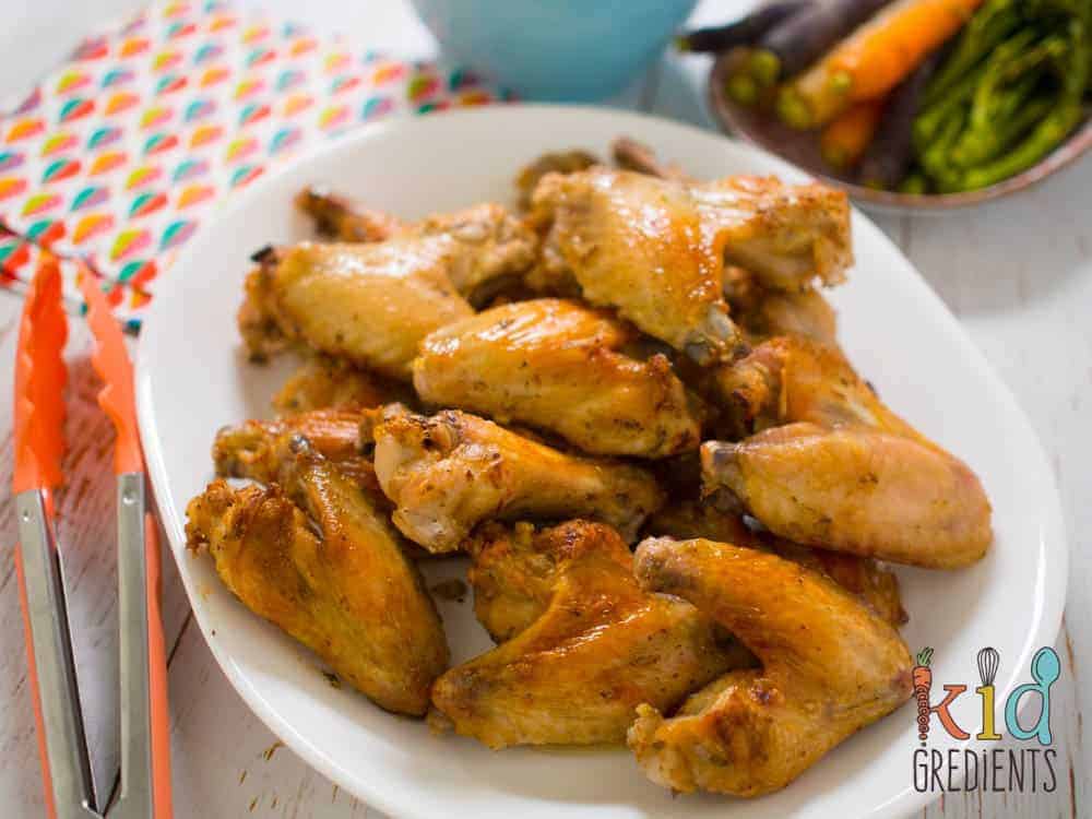 Eat dinner with your fingers tonight with this delicious recipe for lemon and oregano baked chicken wings. A favourite with the kids these chicken wings will become a family staple!