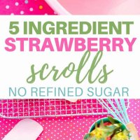 These 5 ingredient strawberry scrolls are delicious and easy to make! Freezer friendly and great for popping in the lunchbox. 5 simple ingredients that make the strawberries shine! #recipe #lunchbox #strawberry #yoghurtdough #scrolls #kidsfood #kidfriendly #blw