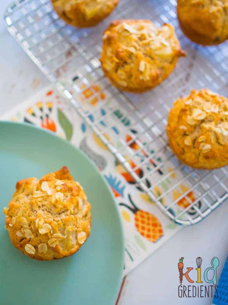 Apple oat muffins, this refined sugar free recipe is great in the freezer, lunchbox and fab as a grab and go breakfast! #kidsfood #healthykids #refinedsugarfree #muffins #recipe via @kidgredients