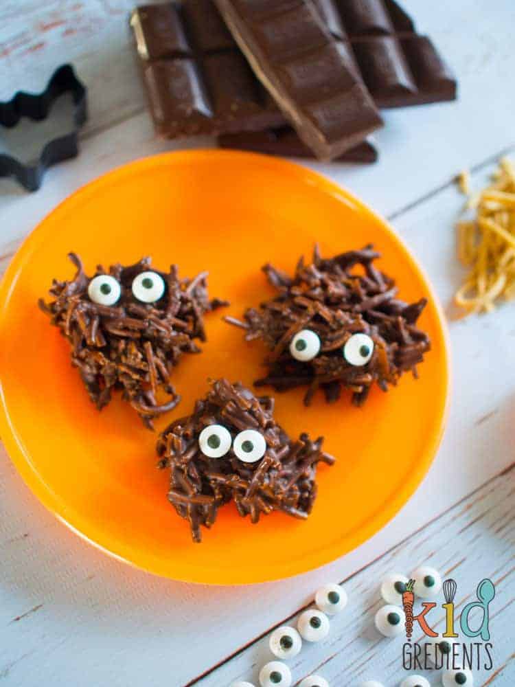 Chocolate swamp monsters, a healthier halloween treat. Perfect for a sweet treat that isn't too naughty! #kidsfood #halloween #healthierhalloween #funkidsfood