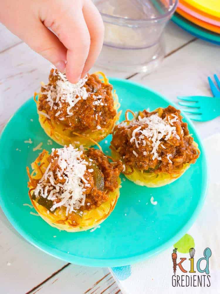 Spaghetti nests with quick bolognaise- the best way to serve pasta with bolognaise sauce to toddlers! Easy to make and quick! Sauce filled with veggies. #toddlerfood #kidsfood #spaghetti #healthykidsfood #partyfood