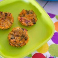 5 ingredient sweet potato and broccoli medallions, perfect side for dinner, a recipe the kids will love! Great for babies and toddlers as they are easy to eat with your hands! #kidsfood #healthykids #babyfood #baked via @kidgredients