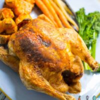 Ever wondered how to do the perfect roast chicken?  Well wonder no more, this foolproof method will leave you with juicy breast meat and perfectly cooked thighs with a delicious crispy skin!