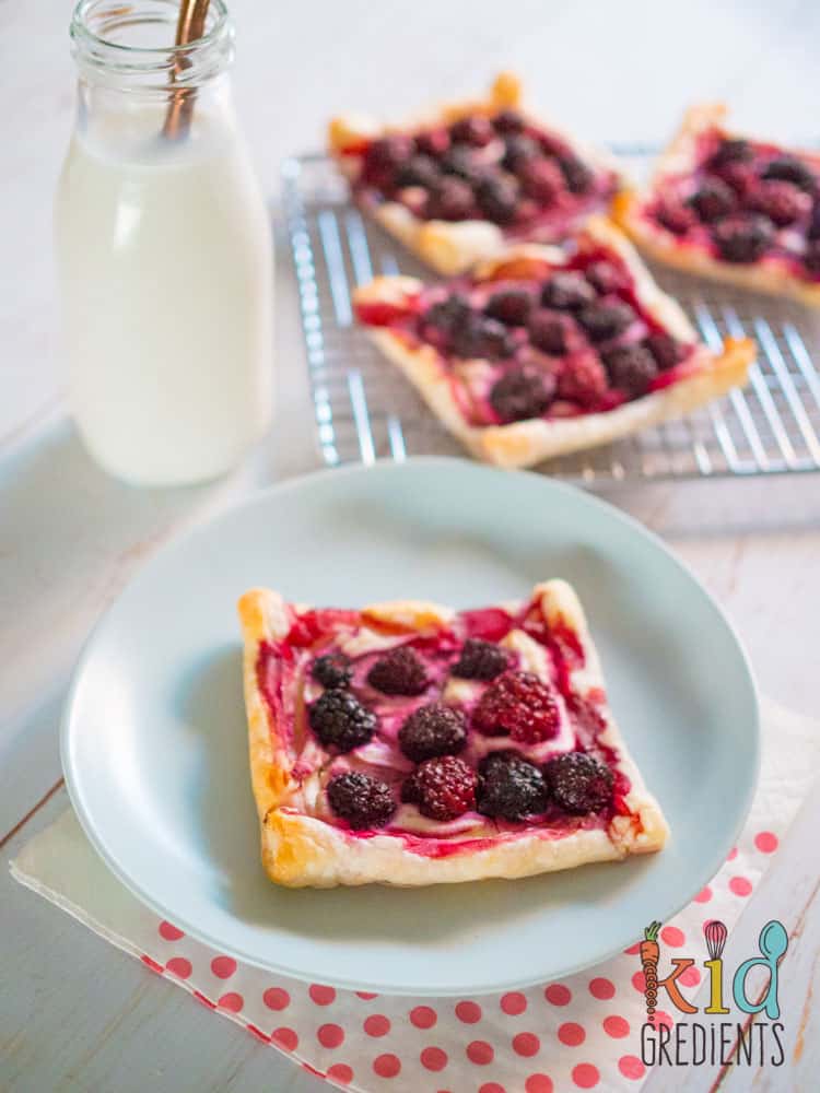 4 ingredient berry tarts