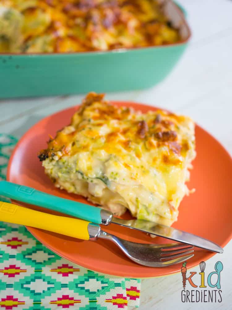Broccoli and chicken cheesy lasagne bake