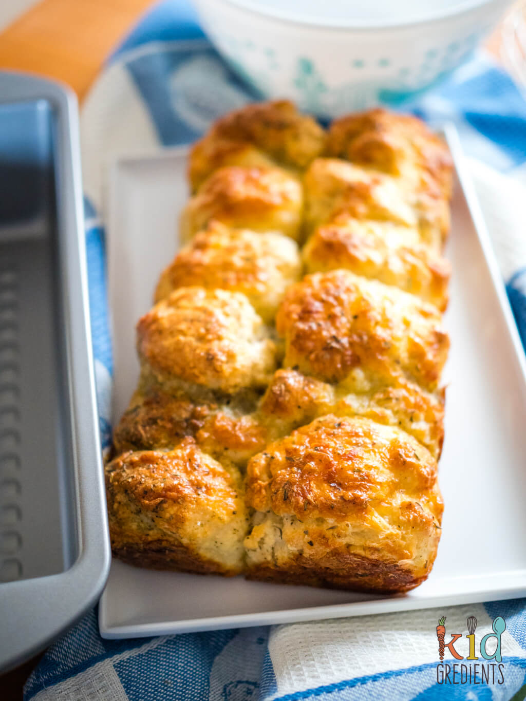 6 ingredient herb and cheese easy pull apart loaf