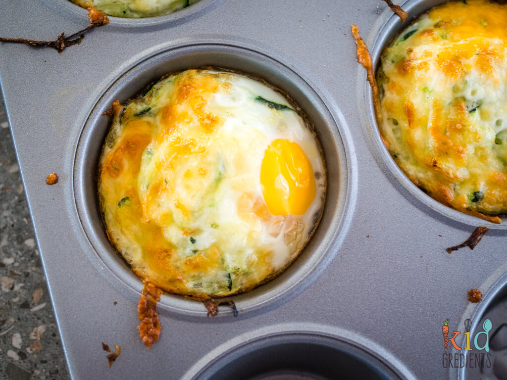 cooked egg cup in the muffin pan