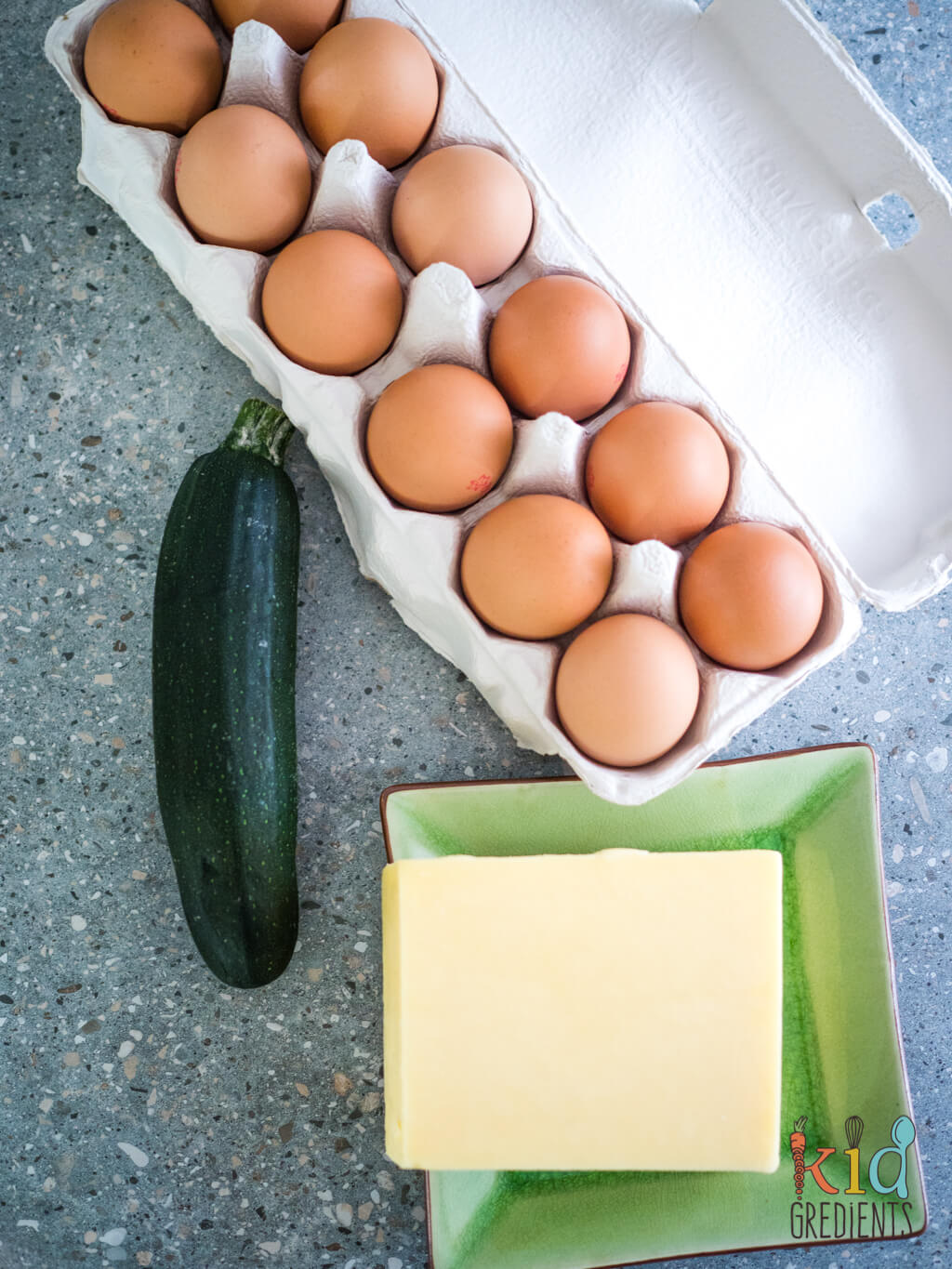 ingredients: eggs, zucchini and cheddar cheese