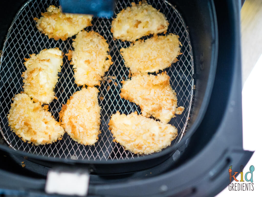 air fryer crumbed crunchy pasta in the basket of the airfryer
