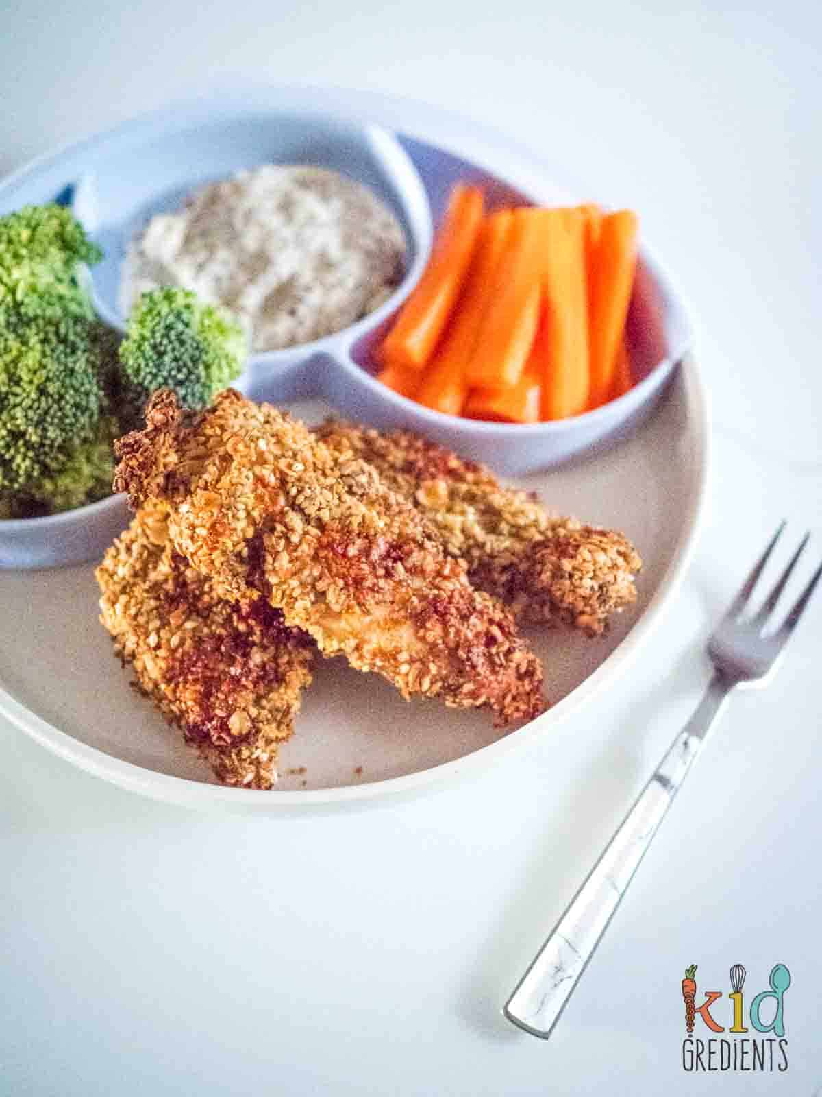 chicken strips, with broccoli, carrots and mayoinnaise