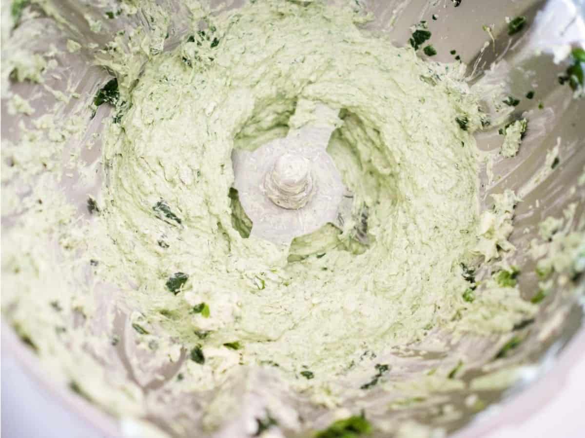 creamy spinach and fetta dip, in the bowl of the magimix cook expert blended